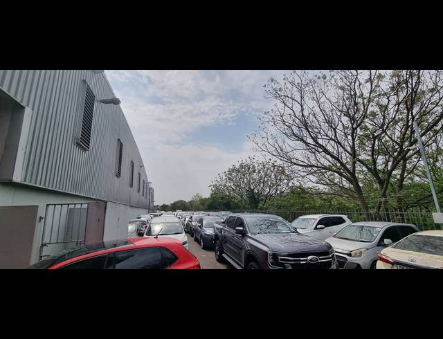 1,500M² WAREHOUSE TO LET IN RIVERHORSE VALLEY